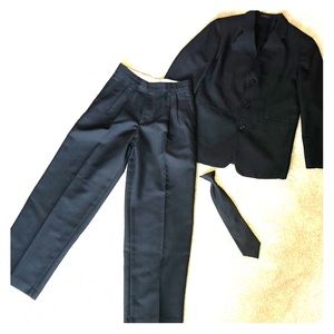 Boys Black Suit w/Tie